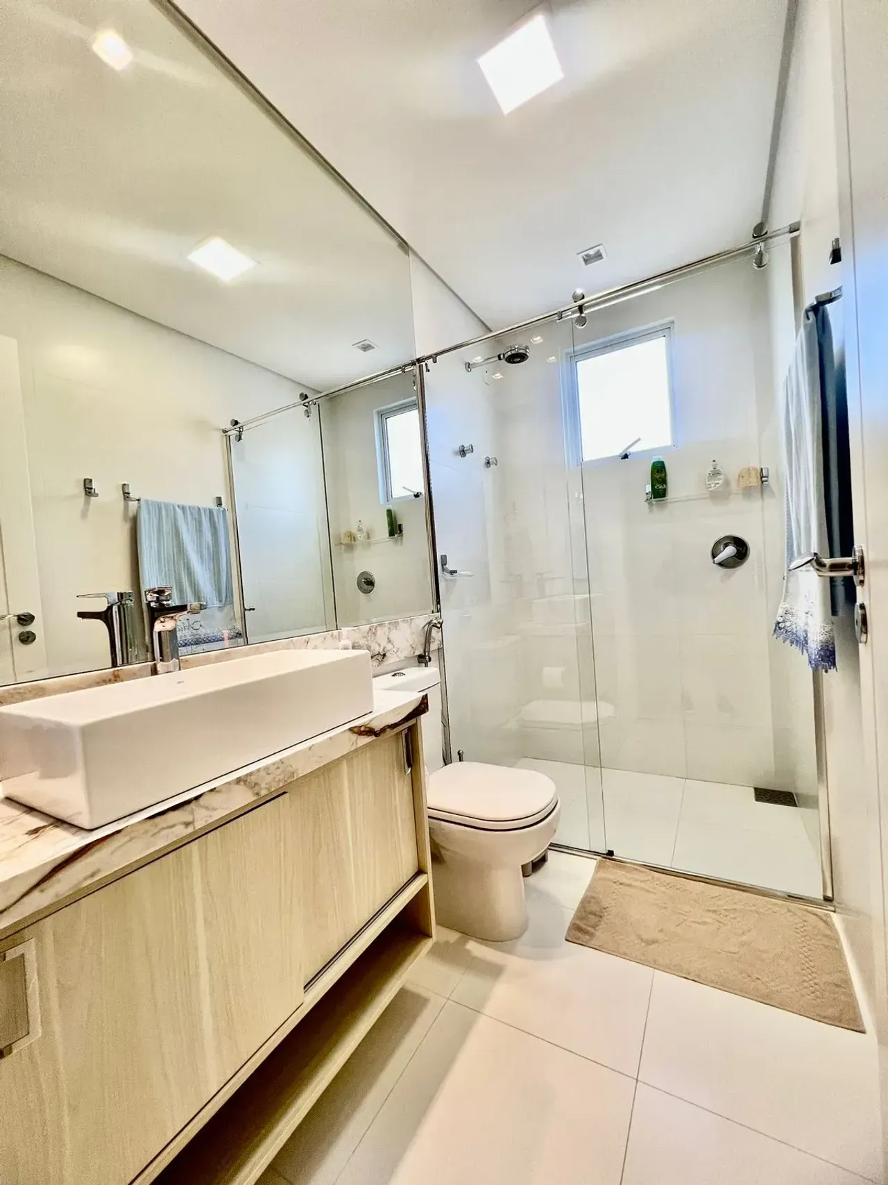 Excelente apartamento pronto para morar, padrão Embraed, com 3 suítes no Centro de Balneário Camboriú — foto 21