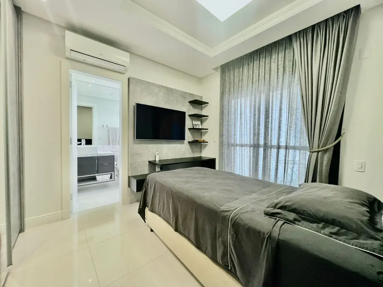 Excelente apartamento pronto para morar, padrão Embraed, com 3 suítes no Centro de Balneário Camboriú — foto 23