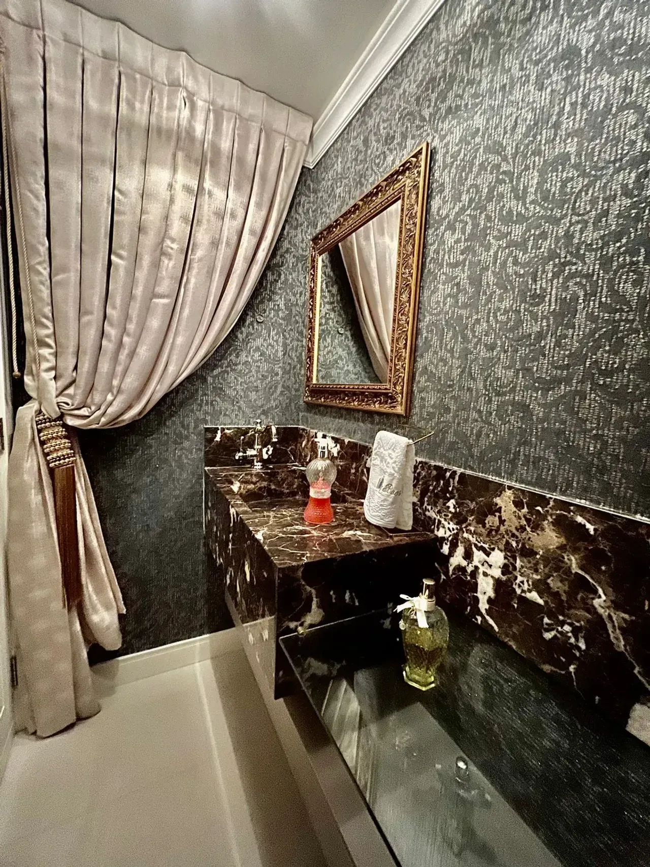 Excelente apartamento pronto para morar, padrão Embraed, com 3 suítes no Centro de Balneário Camboriú — foto 10