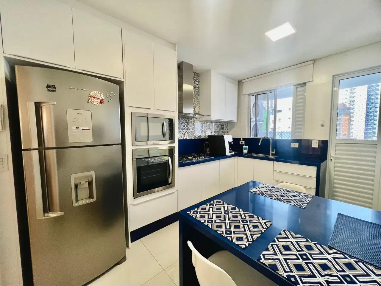 Excelente apartamento pronto para morar, padrão Embraed, com 3 suítes no Centro de Balneário Camboriú — foto 6