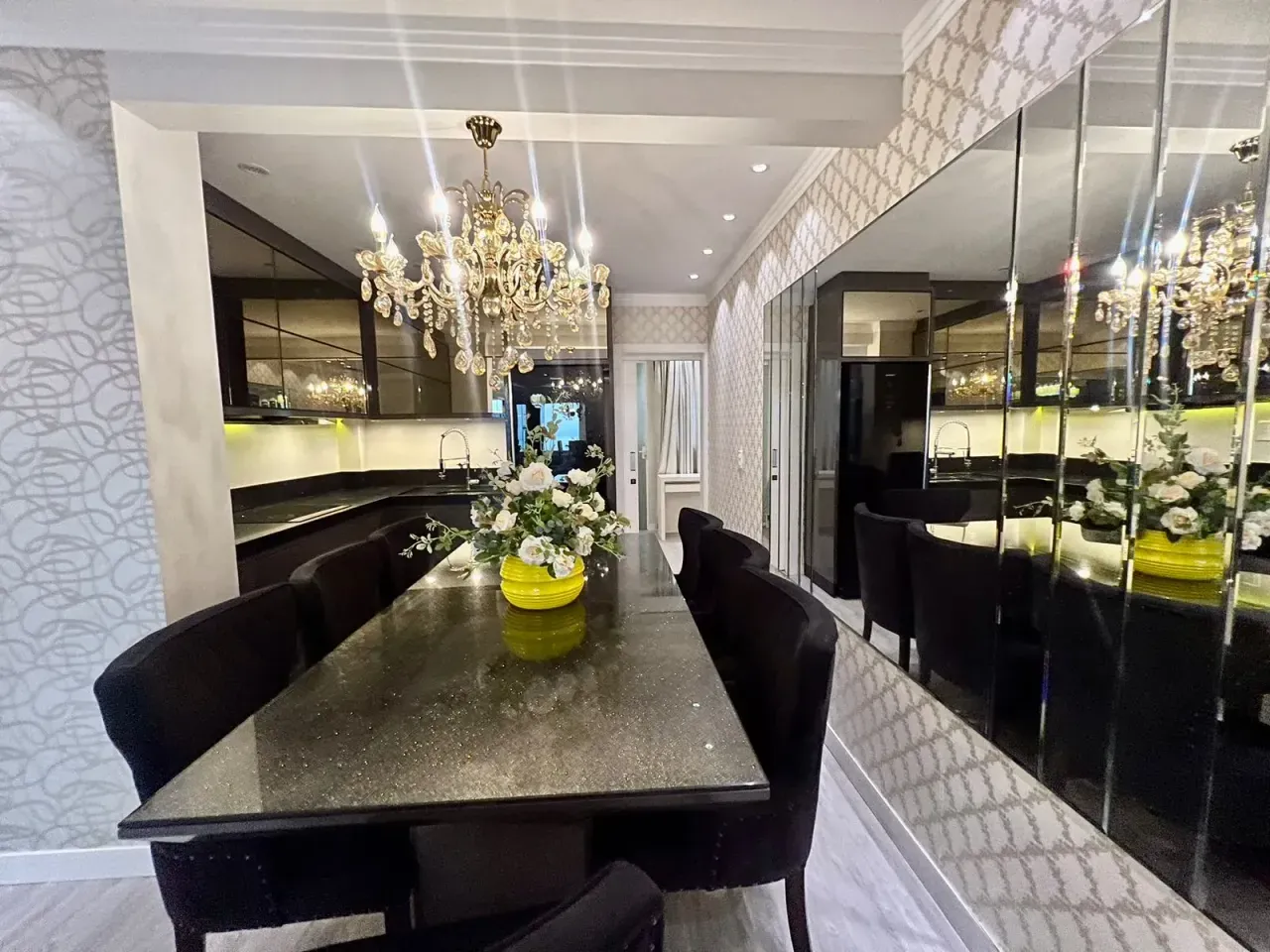 Apartamento frente mar, finamente mobiliado com 3 suítes e 2 vagas no Centro de Balneário Camboriú — foto 8