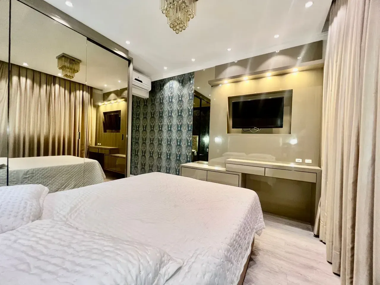 Apartamento frente mar, finamente mobiliado com 3 suítes e 2 vagas no Centro de Balneário Camboriú — foto 19