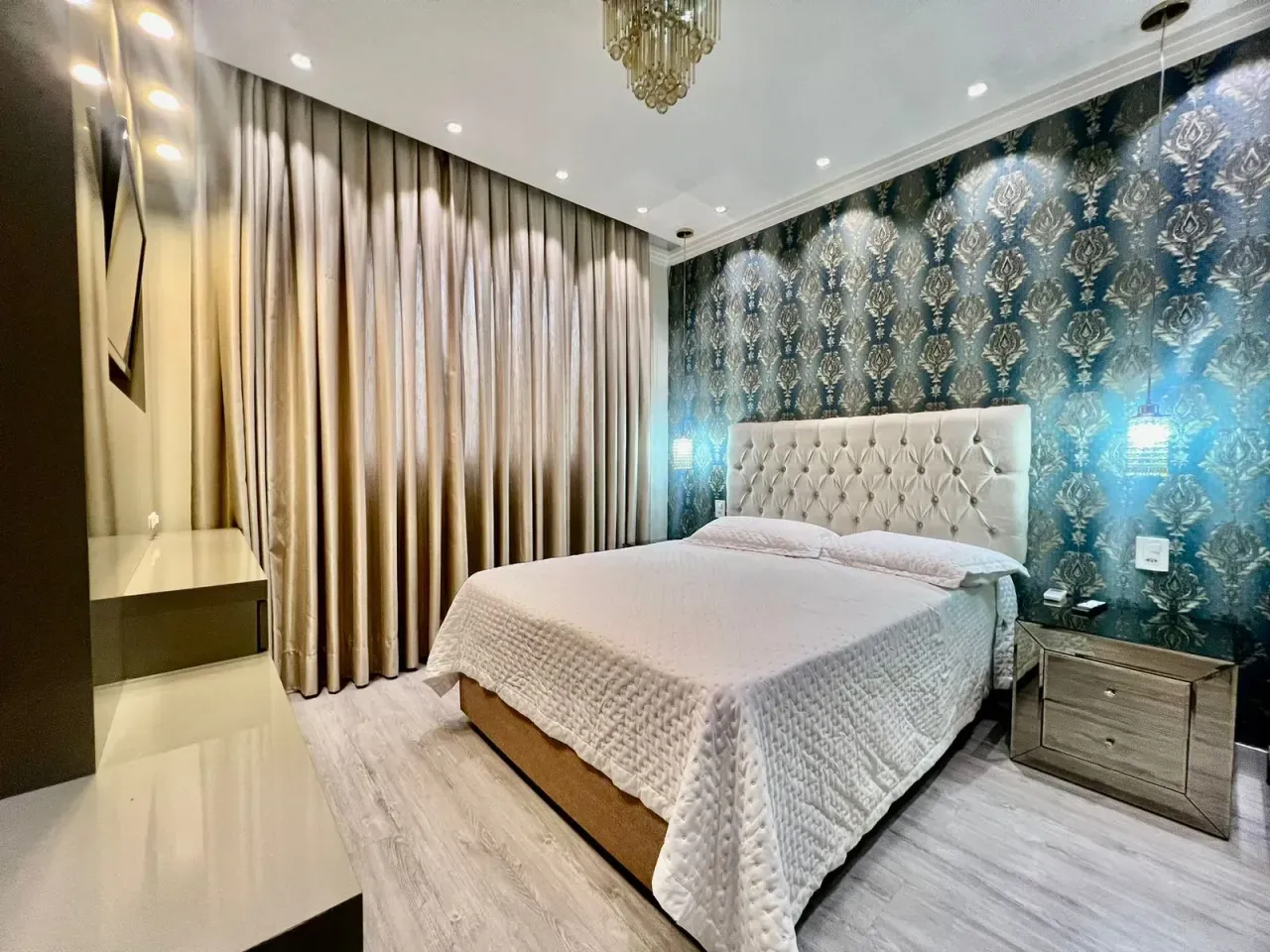Apartamento frente mar, finamente mobiliado com 3 suítes e 2 vagas no Centro de Balneário Camboriú — foto 17