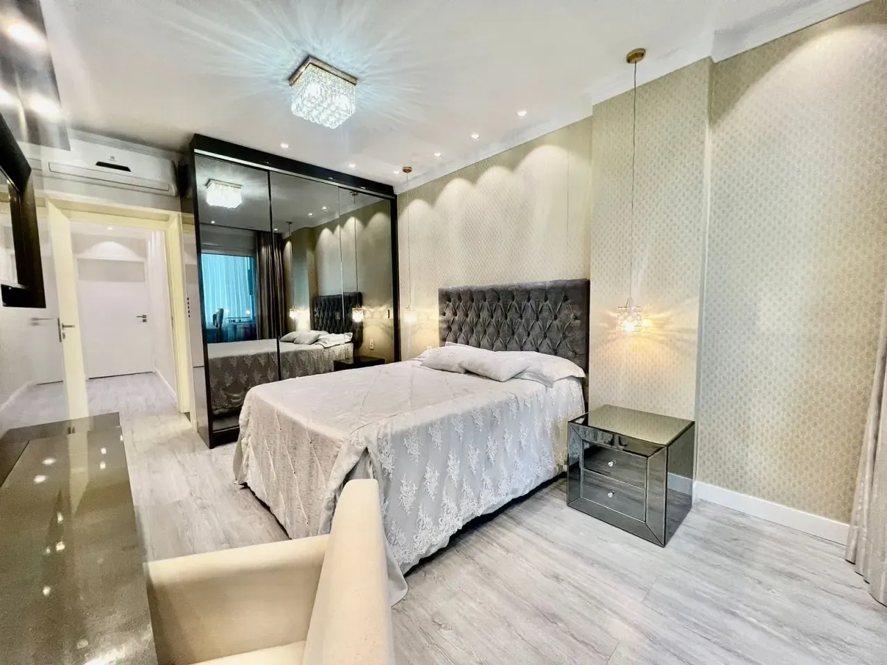 Apartamento frente mar, finamente mobiliado com 3 suítes e 2 vagas no Centro de Balneário Camboriú — foto 14