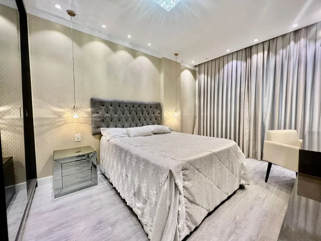 Apartamento frente mar, finamente mobiliado com 3 suítes e 2 vagas no Centro de Balneário Camboriú — foto 15