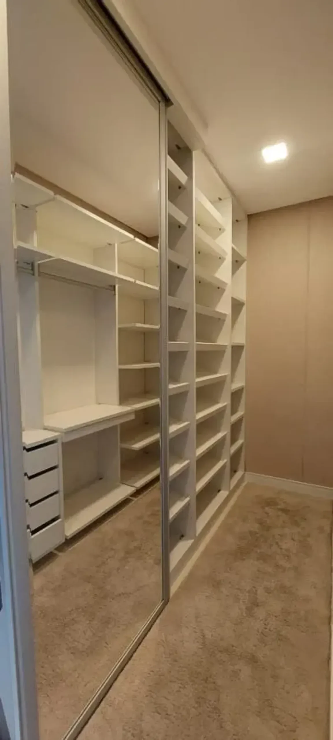 Apartamento Pronto para morar! Com 3 suítes e 2 vagas no Centro de Balneário Camboriú — foto 3