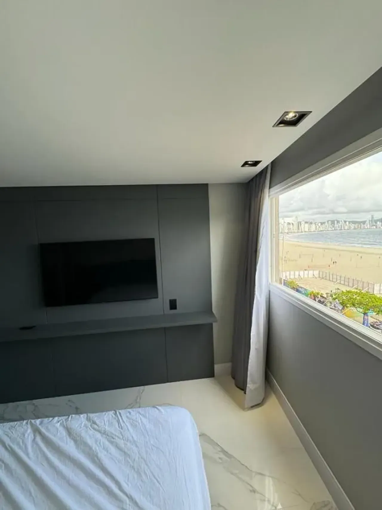 Apartamento com 4 dormitório sendo 2 suítes no vista mar no Centro de Balneário Camboriú — foto 21