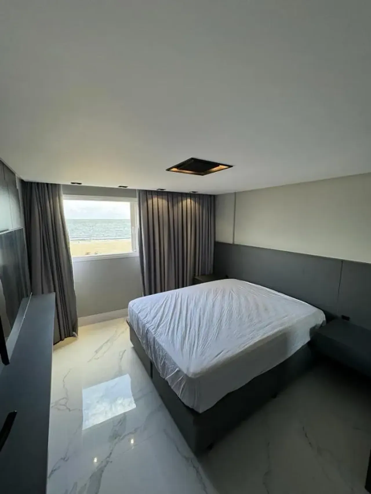 Apartamento com 4 dormitório sendo 2 suítes no vista mar no Centro de Balneário Camboriú — foto 23