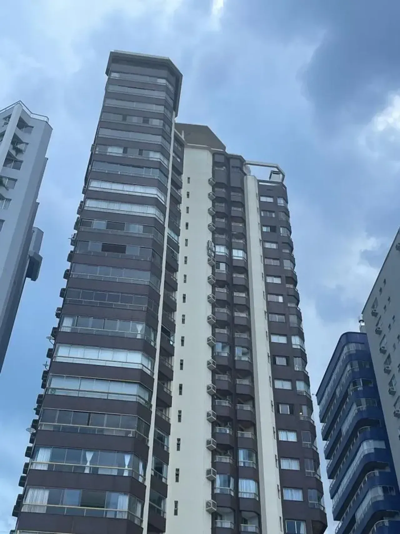 Apartamento no Edifício Praia do Sol com 3 dormitórios em Balneário Camboriú