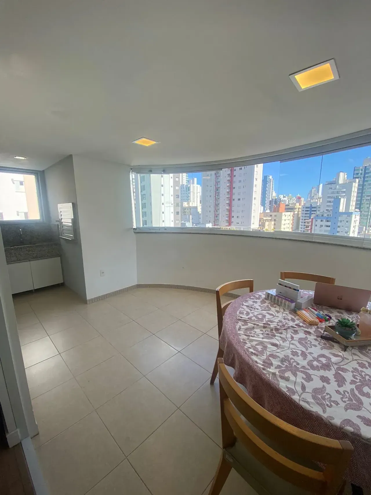 Apartamento com 2 dormitórios sendo 1 suite! Proximo a Av. Brasil, Pontal Norte em Balneário Camboriú — foto 9