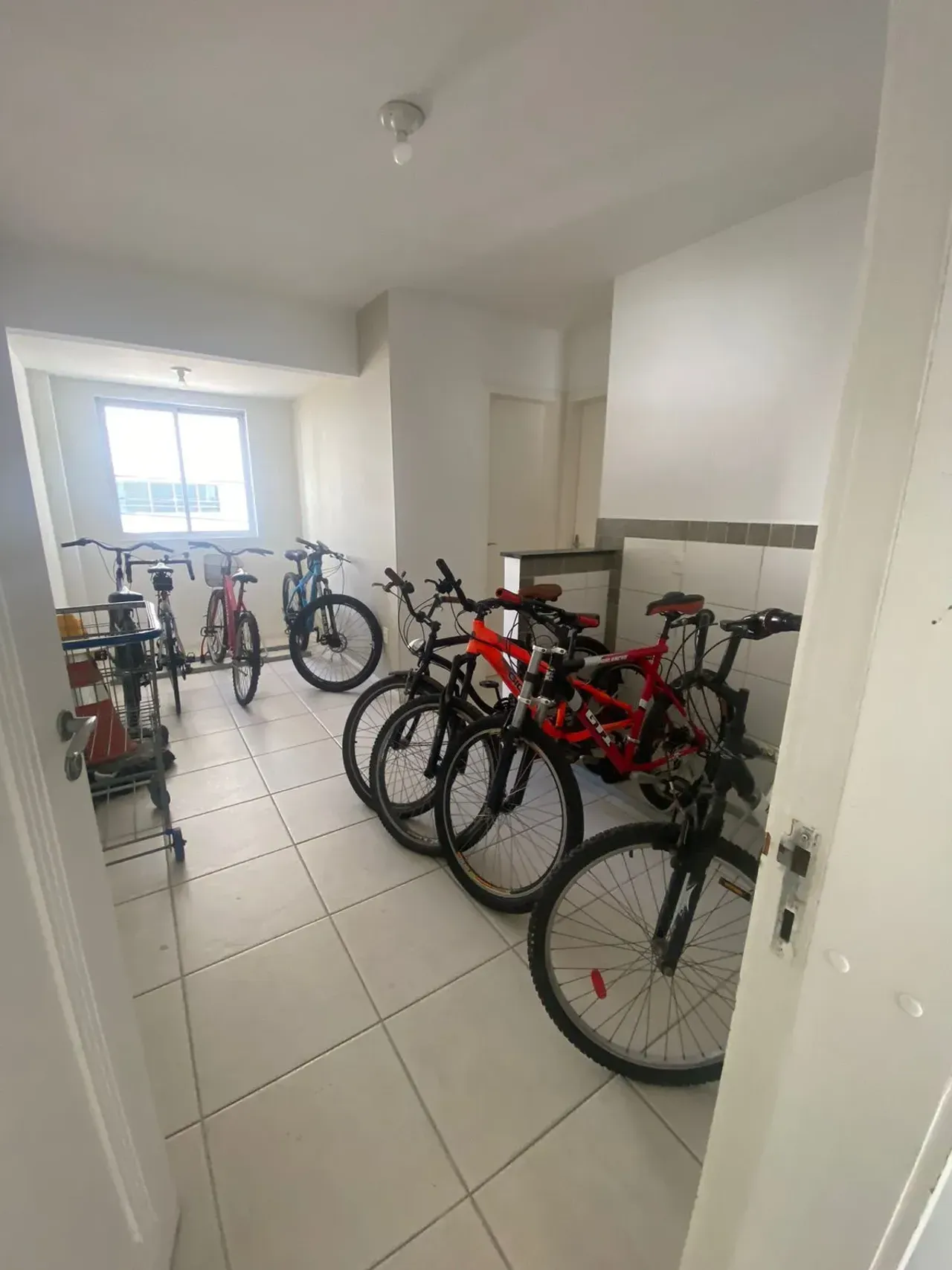 Apartamento com 2 dormitórios sendo 1 suite! Proximo a Av. Brasil, Pontal Norte em Balneário Camboriú — foto 14