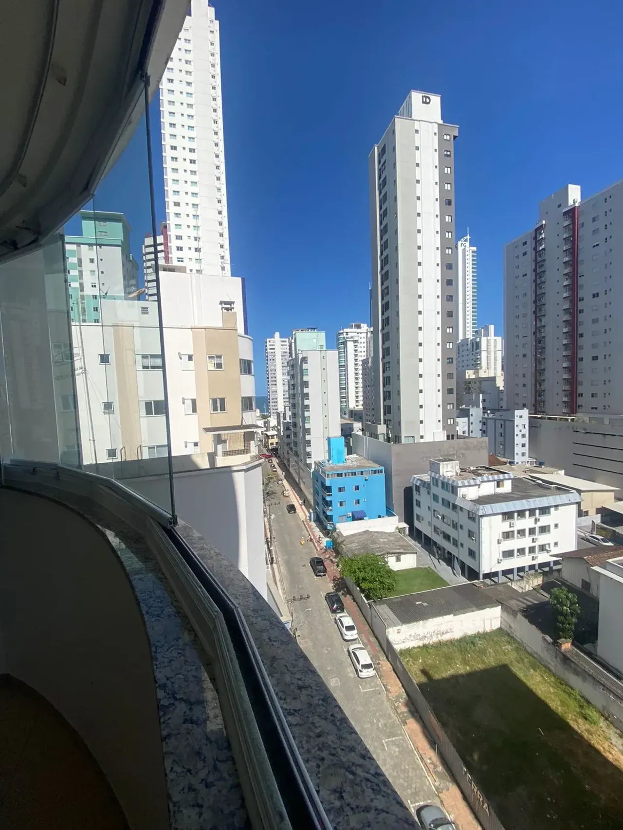 Apartamento com 2 dormitórios sendo 1 suite! Proximo a Av. Brasil, Pontal Norte em Balneário Camboriú