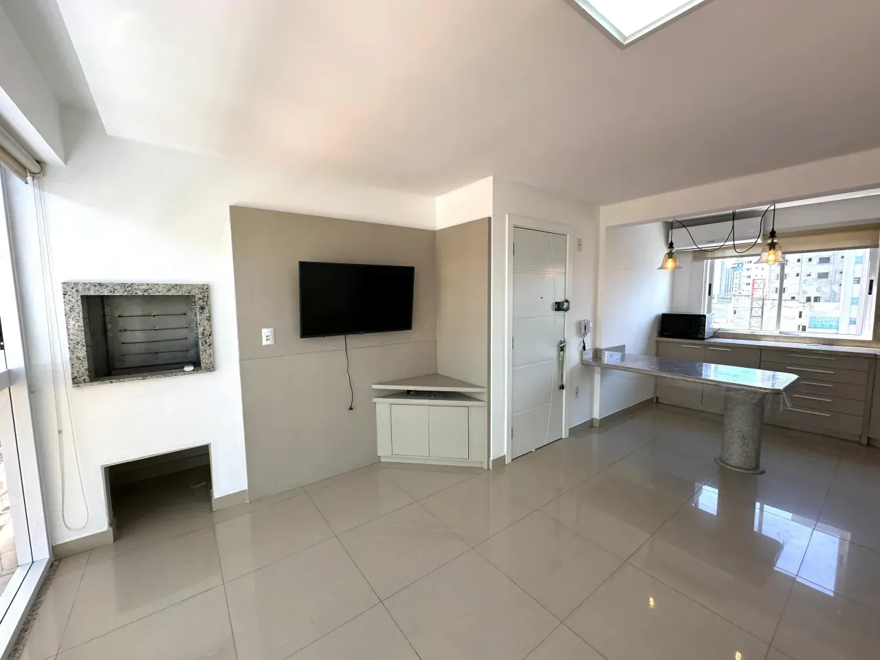 Apartamento com 3 dormitórios sendo 1 suíte e 1 vagade garagem na Barra Sul em Balneário Camboriú — foto 4