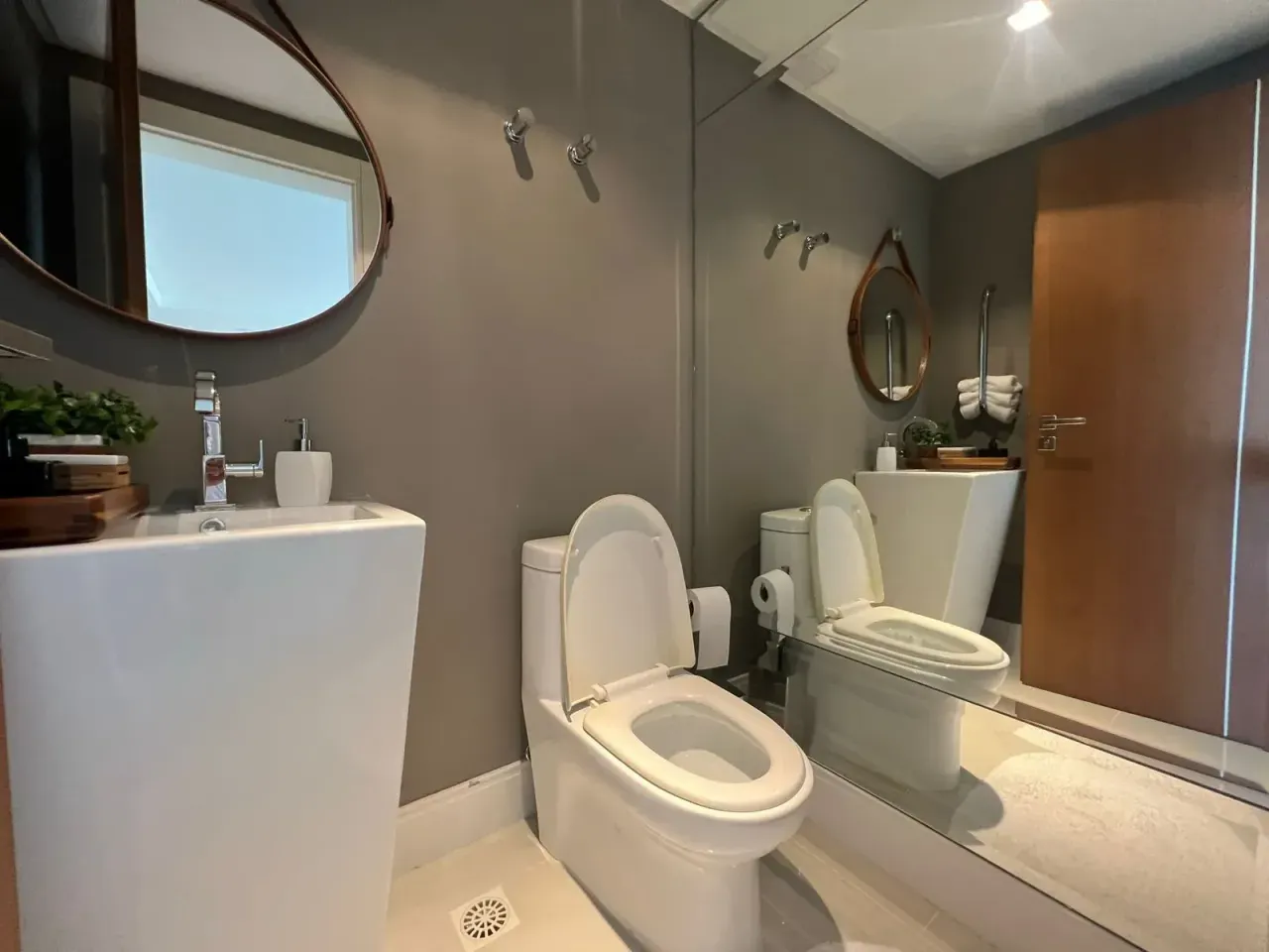 Apartamento no Edifício Marina Beach Towers com 3 suítes em Balneário Camboriú