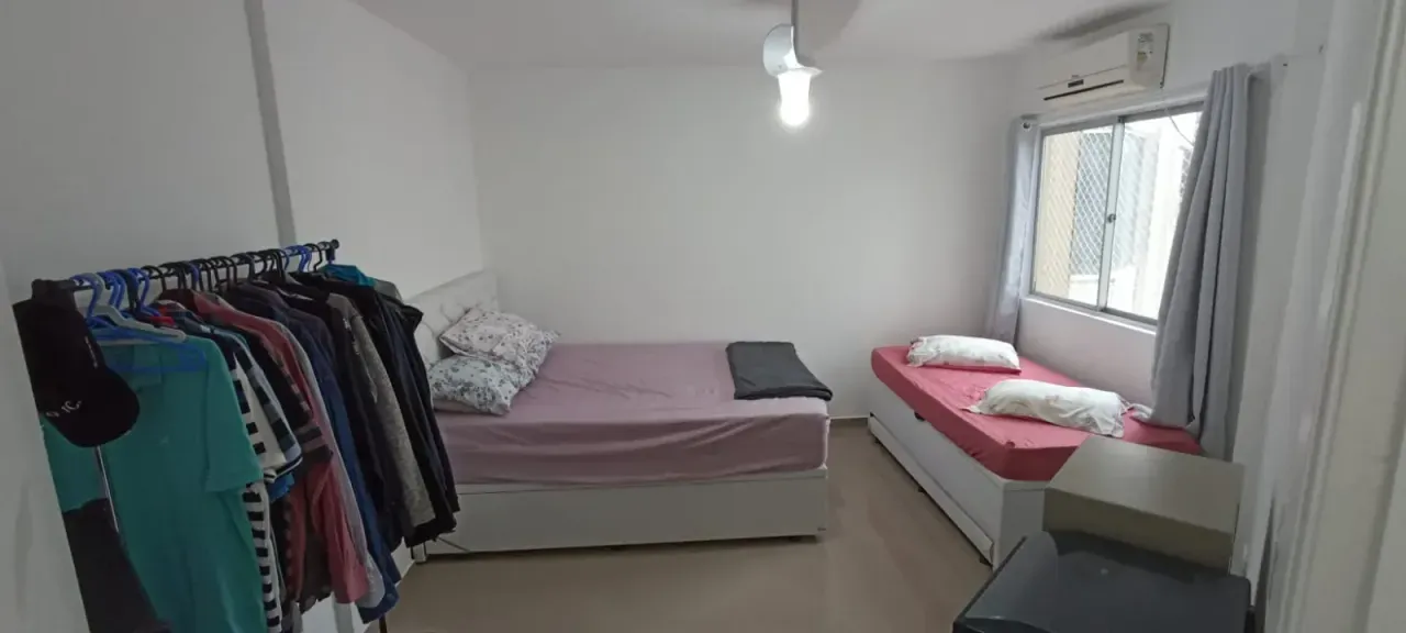 Apartamento Semi-Mobiliado com 1 dormitório e 1 vaga no Bairro Pioneiros em Balneário Camboriú — foto 3
