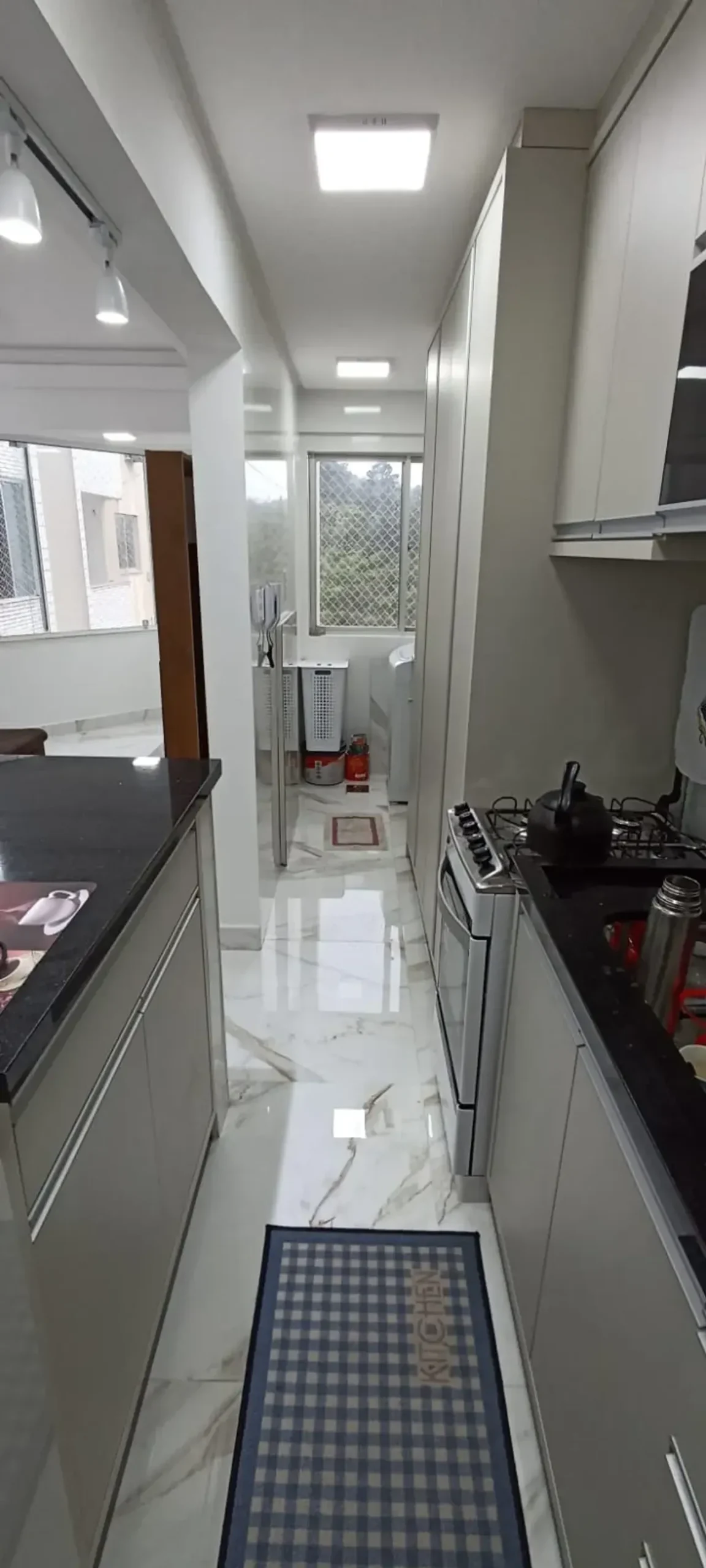 Apartamento Semi-Mobiliado com 1 dormitório e 1 vaga no Bairro Pioneiros em Balneário Camboriú — foto 7