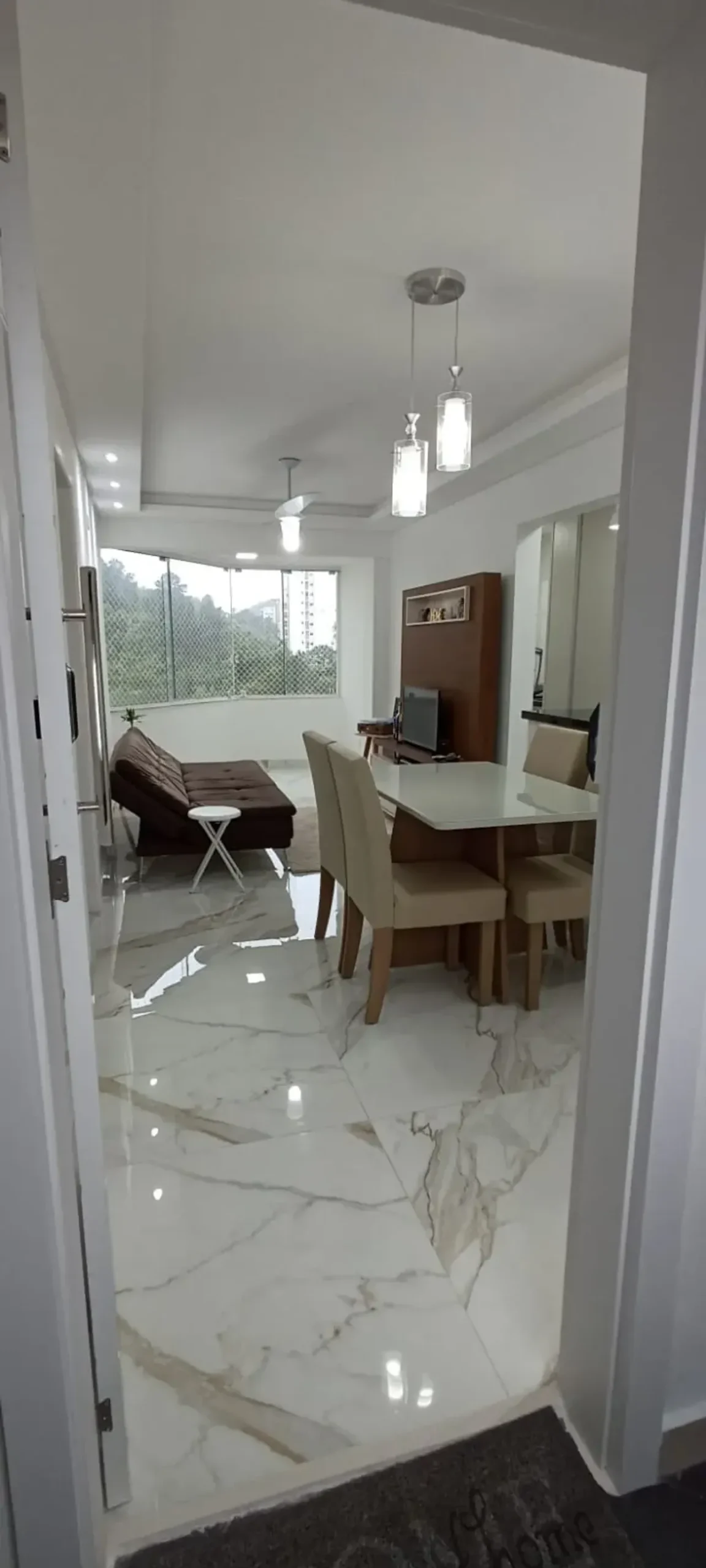 Apartamento Semi-Mobiliado com 1 dormitório e 1 vaga no Bairro Pioneiros em Balneário Camboriú — foto 9