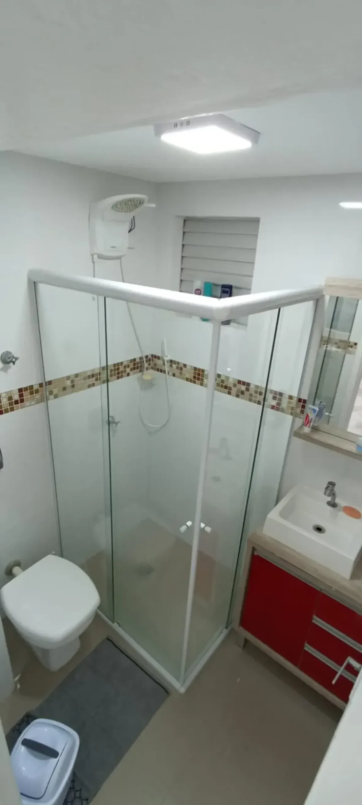 Apartamento Semi-Mobiliado com 1 dormitório e 1 vaga no Bairro Pioneiros em Balneário Camboriú — foto 5