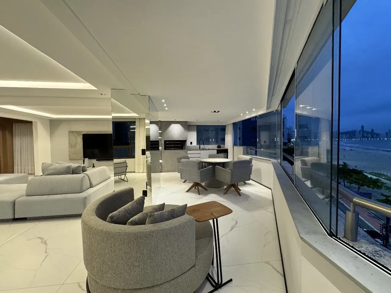 Apartamento de Alto Padrão com 3 suítes na Barra Sul em Balneário Camboriú — foto 22