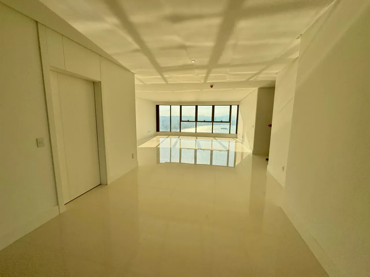 Apartamento com 4 suítes e  3 vagas de garagem no Centro em Balneário Camboriú — foto 11
