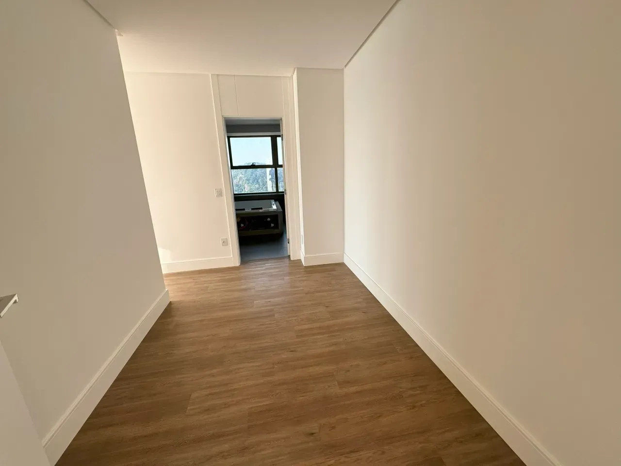 Apartamento com 4 suítes e  3 vagas de garagem no Centro em Balneário Camboriú — foto 5