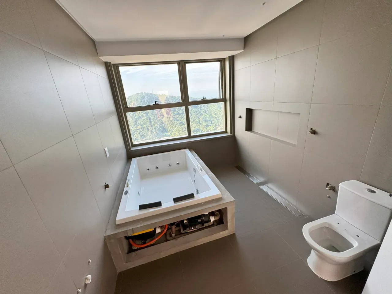 Apartamento com 4 suítes e  3 vagas de garagem no Centro em Balneário Camboriú — foto 8