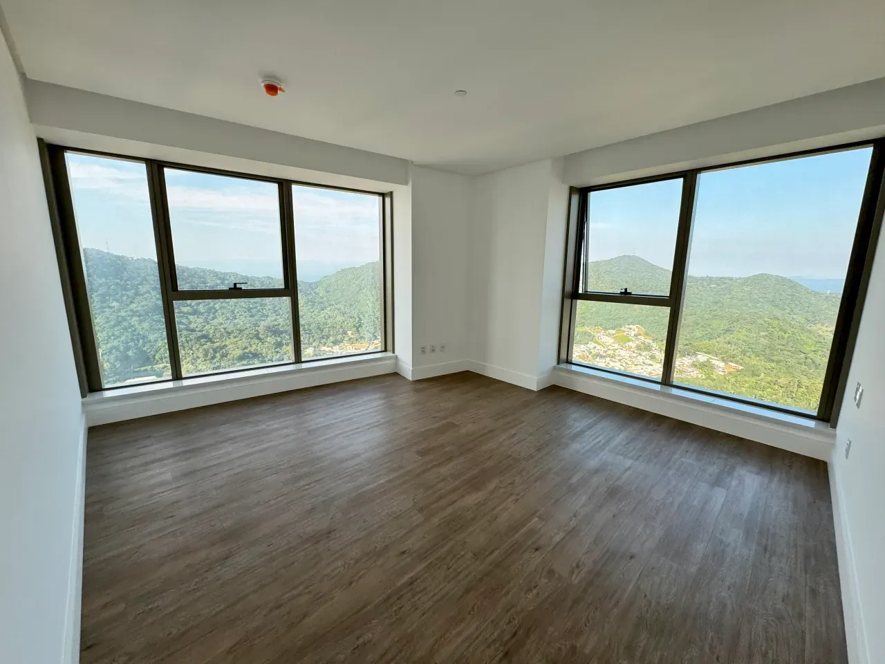 Apartamento com 4 suítes e  3 vagas de garagem no Centro em Balneário Camboriú — foto 16
