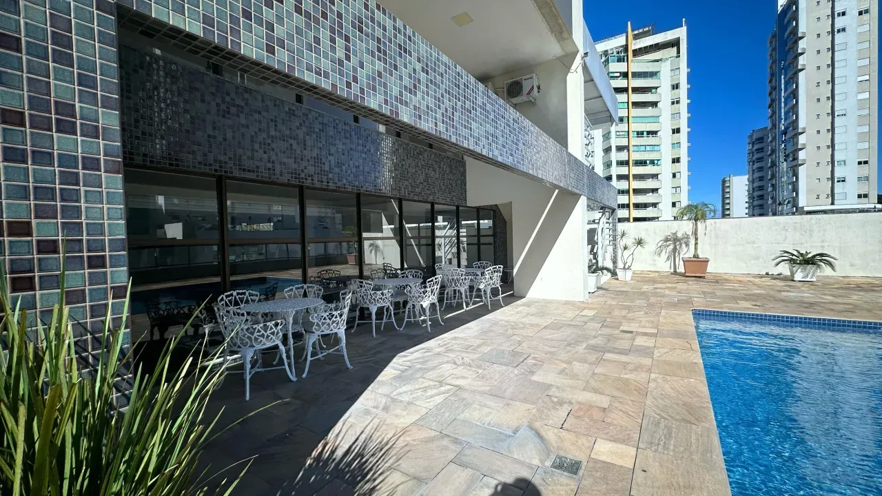 Apartamento de Alto Padrão mobiliado com 2 dormitórios sendo 1 suíte e 1 vaga no Centro em Balneário Camboriú — foto 11