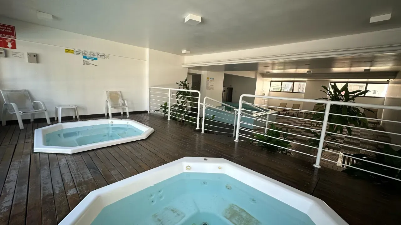 Apartamento de Alto Padrão mobiliado com 2 dormitórios sendo 1 suíte e 1 vaga no Centro em Balneário Camboriú — foto 14