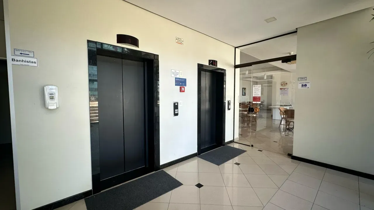Apartamento de Alto Padrão mobiliado com 2 dormitórios sendo 1 suíte e 1 vaga no Centro em Balneário Camboriú — foto 17