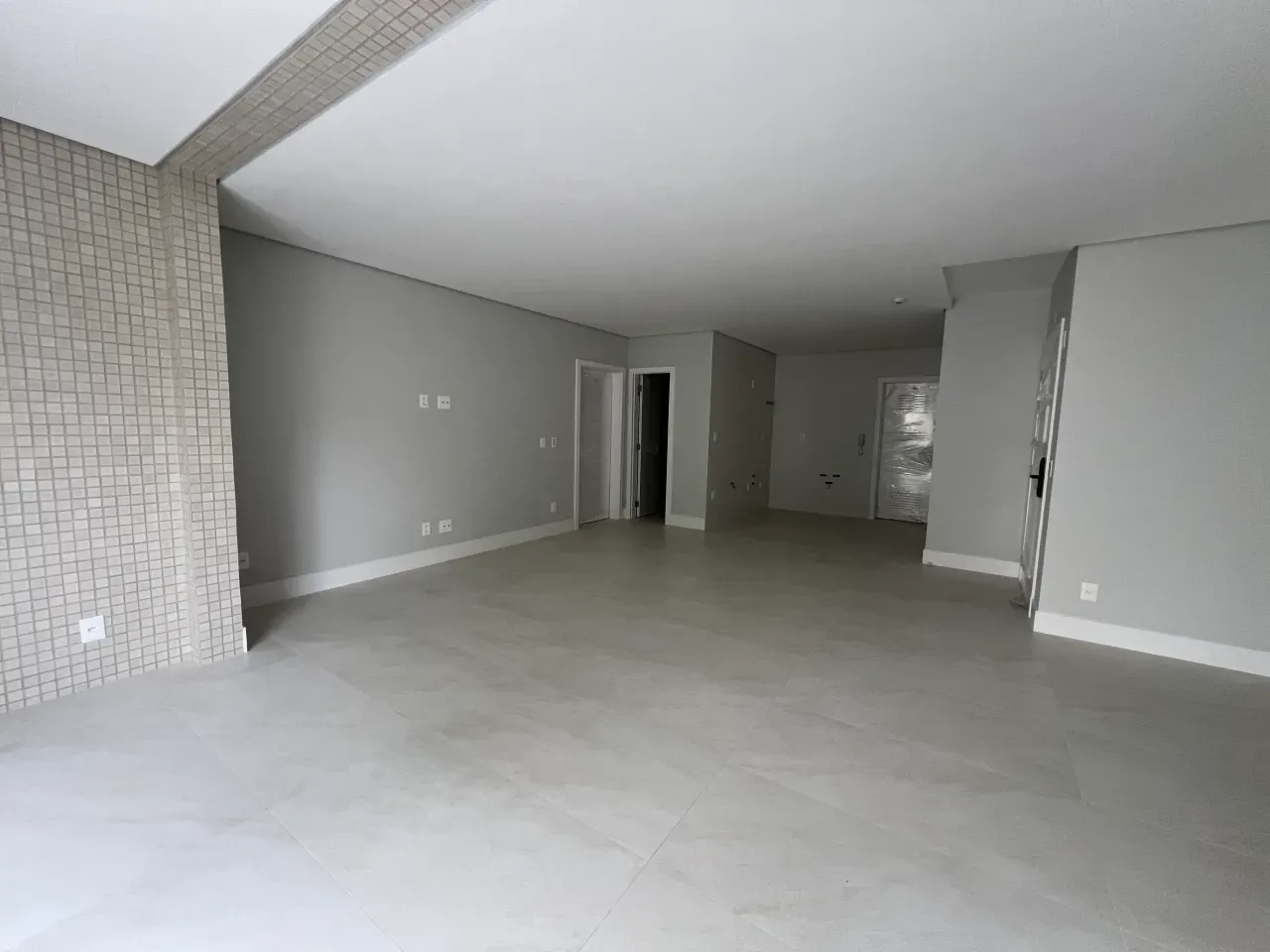 Apartamento NOVO Alto Padrão no Centro de Balneário Camboriú