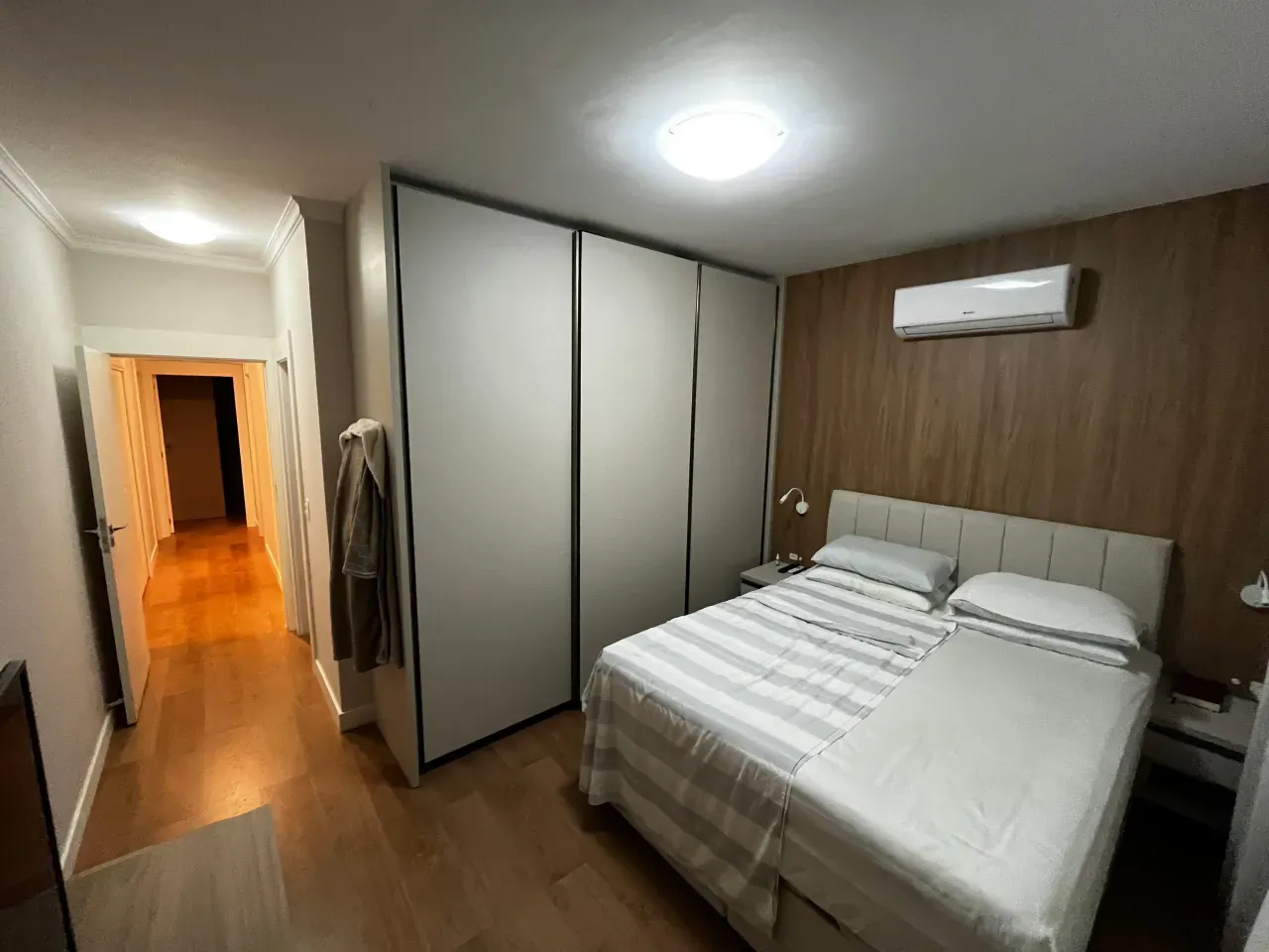Apartamento com 4 dormitórios sendo 1 suíte e 2 vagas no Centro de Balneário Camboriú — foto 6