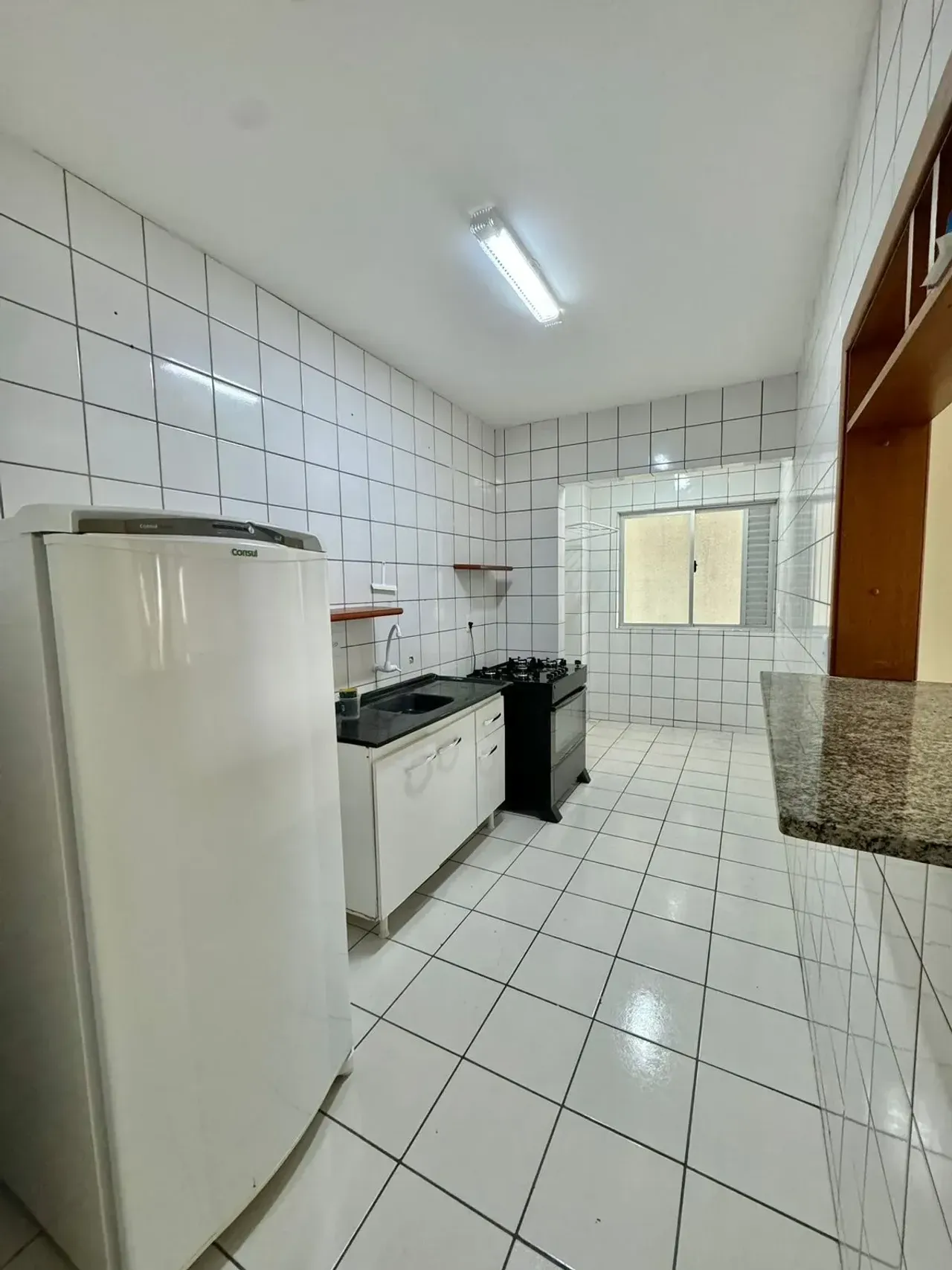 Apartamento com 2 dormitórios sendo 1 suíte e 1 vaga privativa nas Nações em Balneário Camboriú