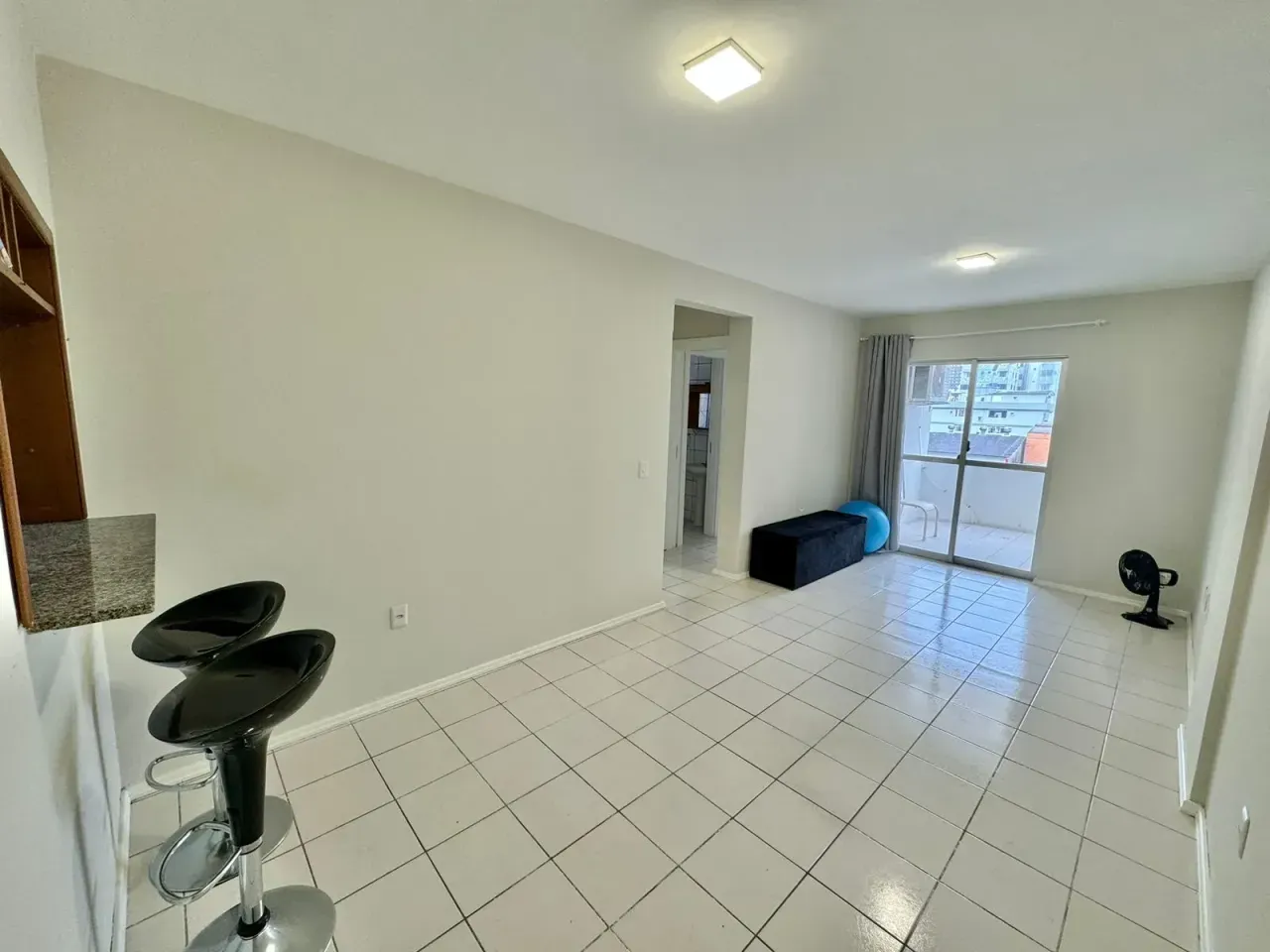 Apartamento com 2 dormitórios sendo 1 suíte e 1 vaga privativa nas Nações em Balneário Camboriú — foto 6