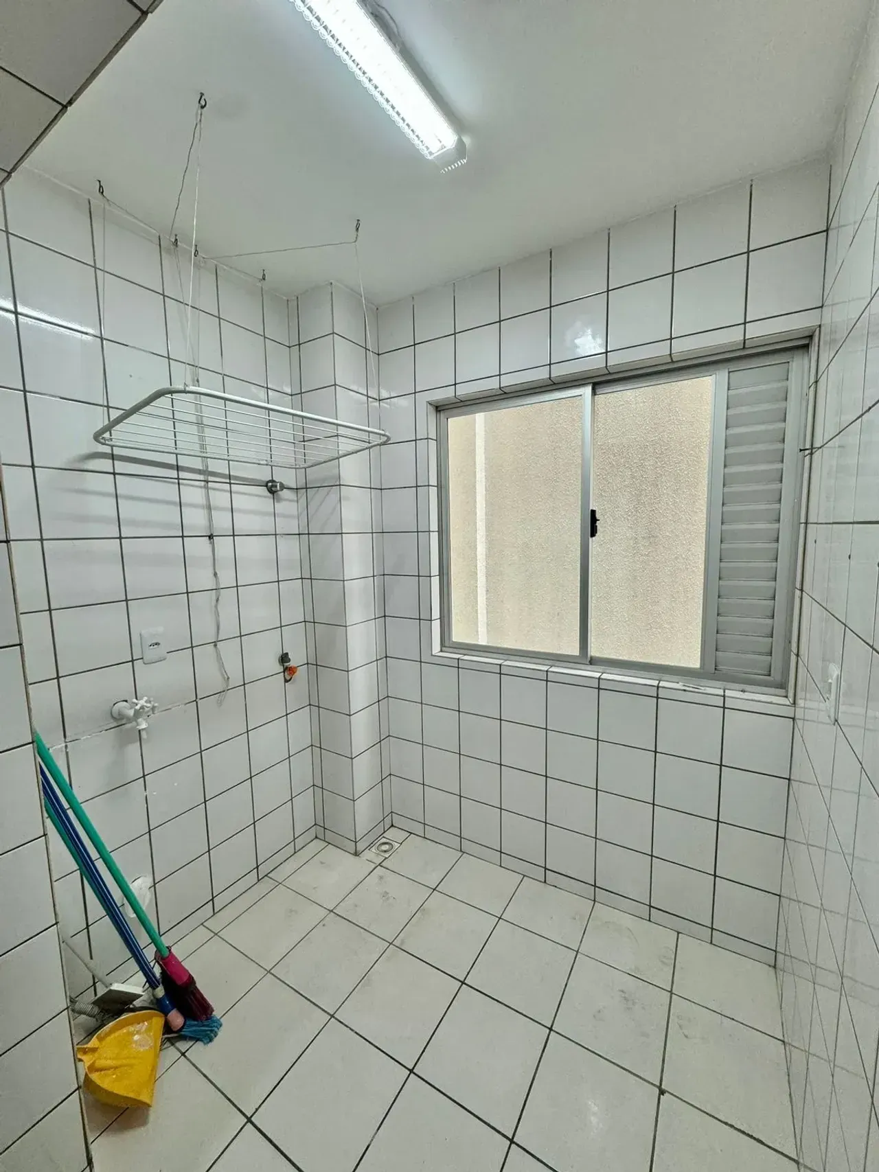 Apartamento com 2 dormitórios sendo 1 suíte e 1 vaga privativa nas Nações em Balneário Camboriú — foto 2