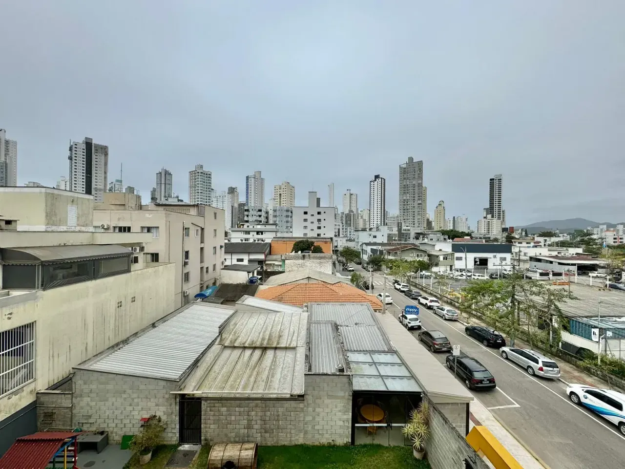 Apartamento com 2 dormitórios sendo 1 suíte e 1 vaga privativa nas Nações em Balneário Camboriú — foto 9