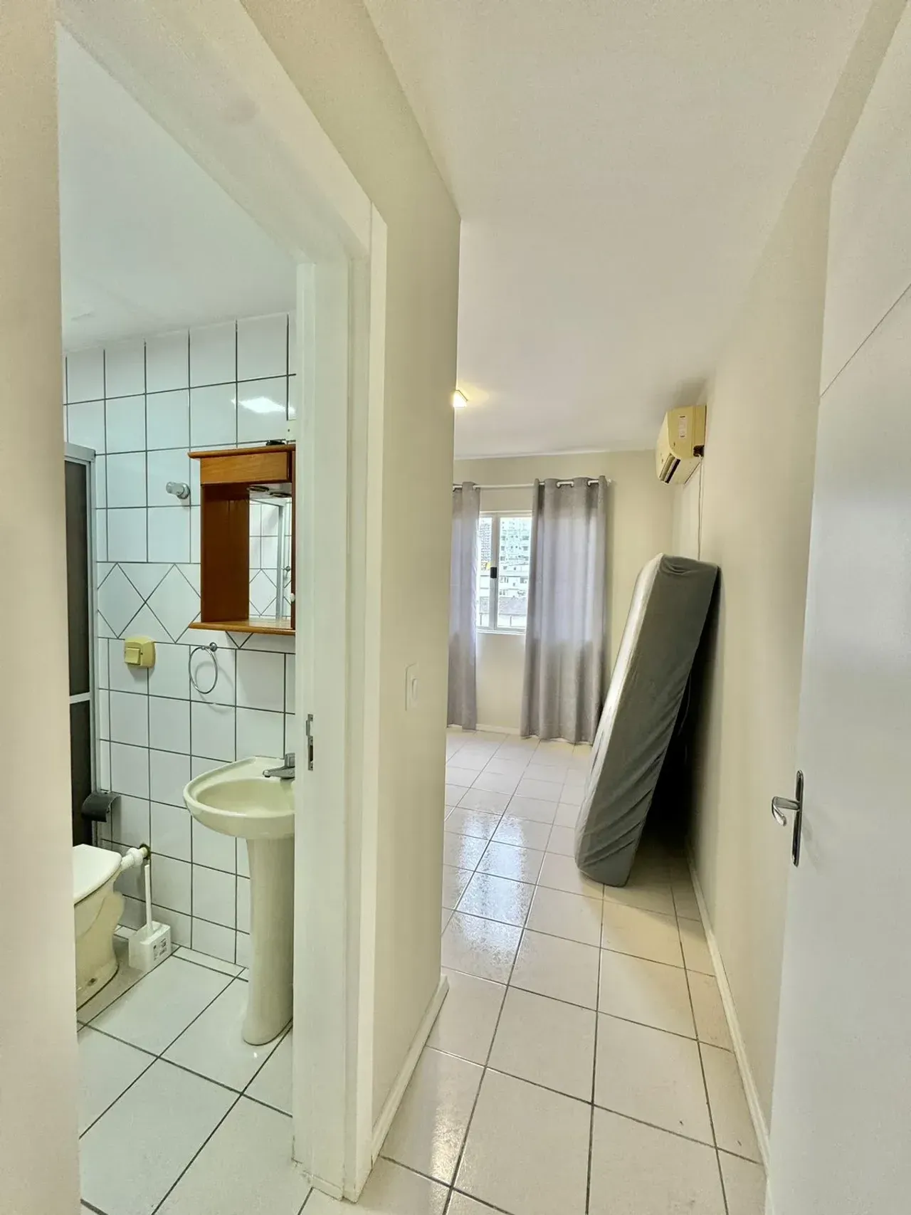 Apartamento com 2 dormitórios sendo 1 suíte e 1 vaga privativa nas Nações em Balneário Camboriú — foto 10