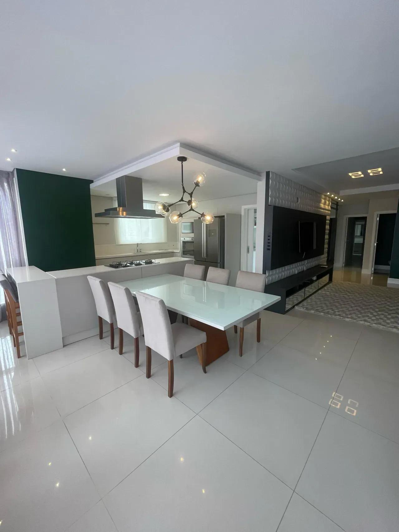 Cobertura Duplex com 3 dormitórios sendo 1 suíte e 4 vagas privativa no Centro em Balneário Camboriú — foto 3