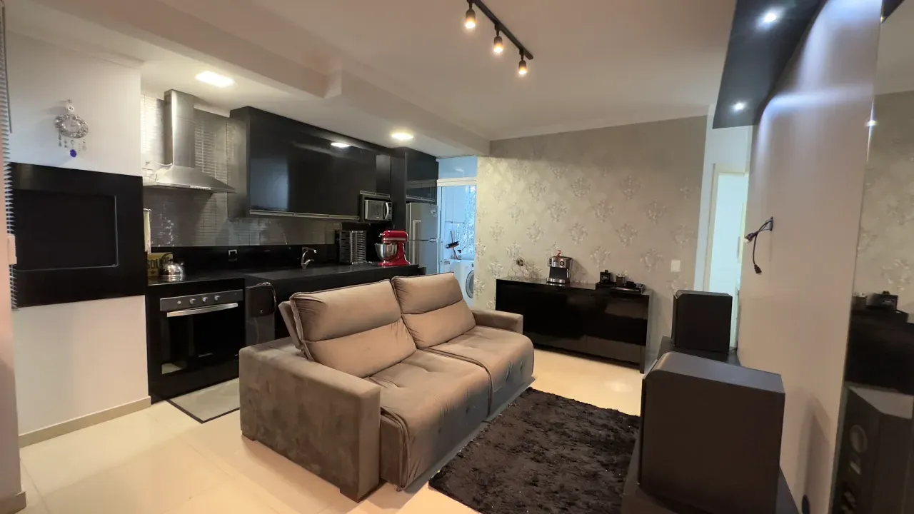 Apartamento com 2 dormitórios sendo 1 suíte e 1 vaga no Bairro São Francisco de Assis em Camboriú
