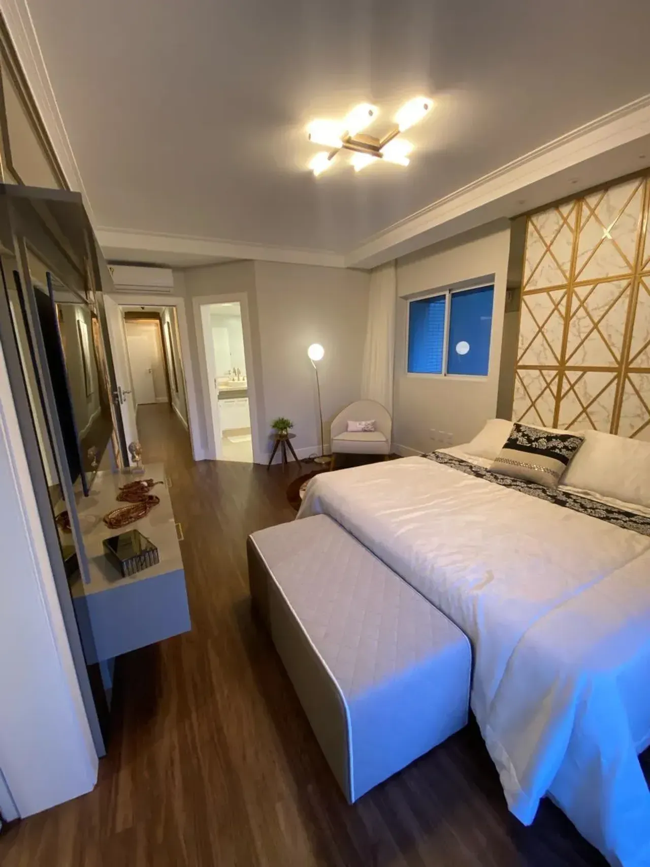 Apartamento Mobiliado Frente Mar com 3 suítes e 3 vagas na Barra Sul em Balneário Camboriú — foto 4