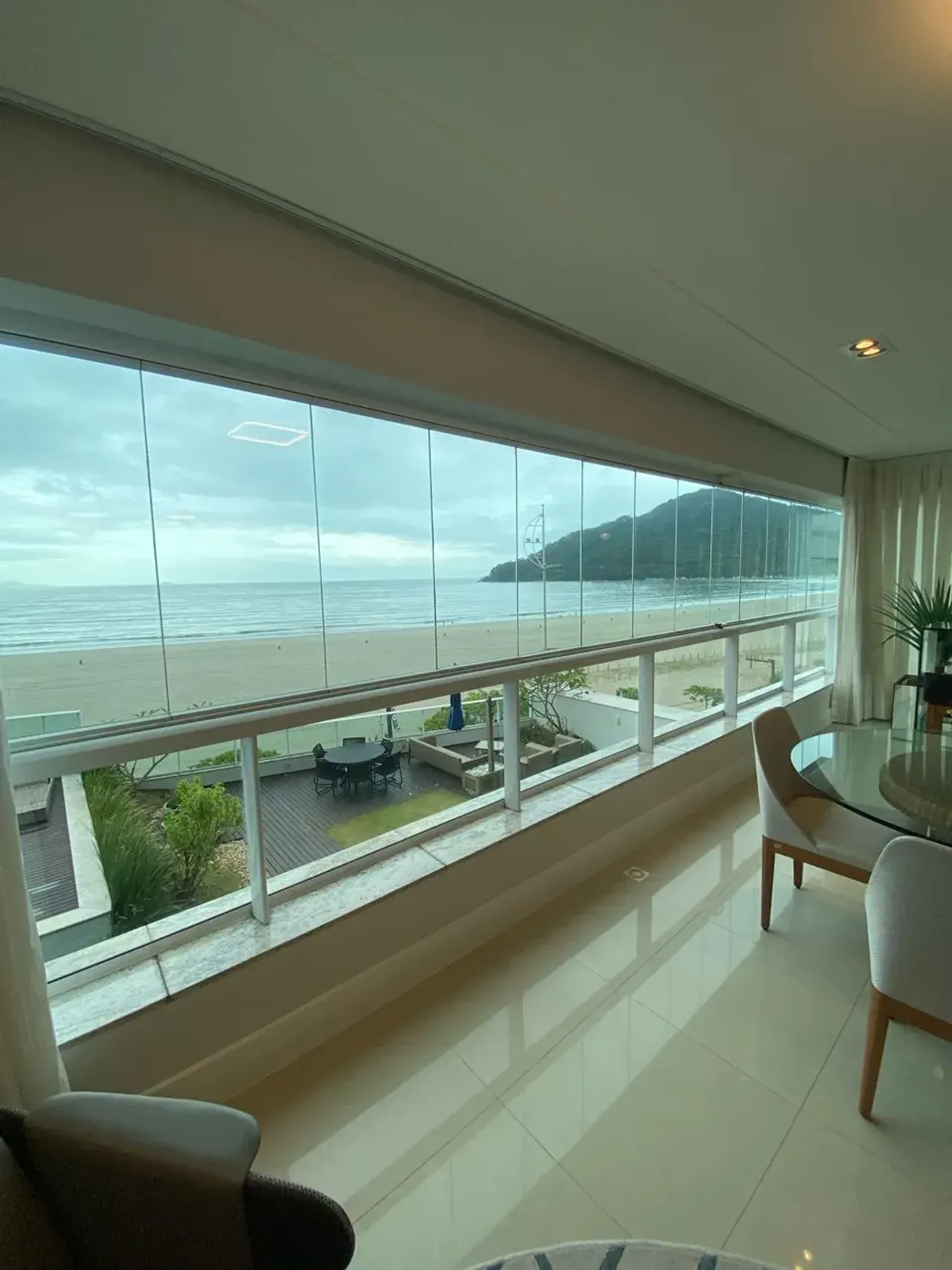 Apartamento Mobiliado Frente Mar com 3 suítes e 3 vagas na Barra Sul em Balneário Camboriú — foto 11