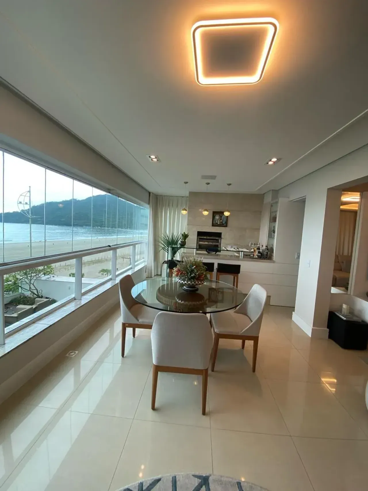 Apartamento Mobiliado Frente Mar com 3 suítes e 3 vagas na Barra Sul em Balneário Camboriú — foto 9