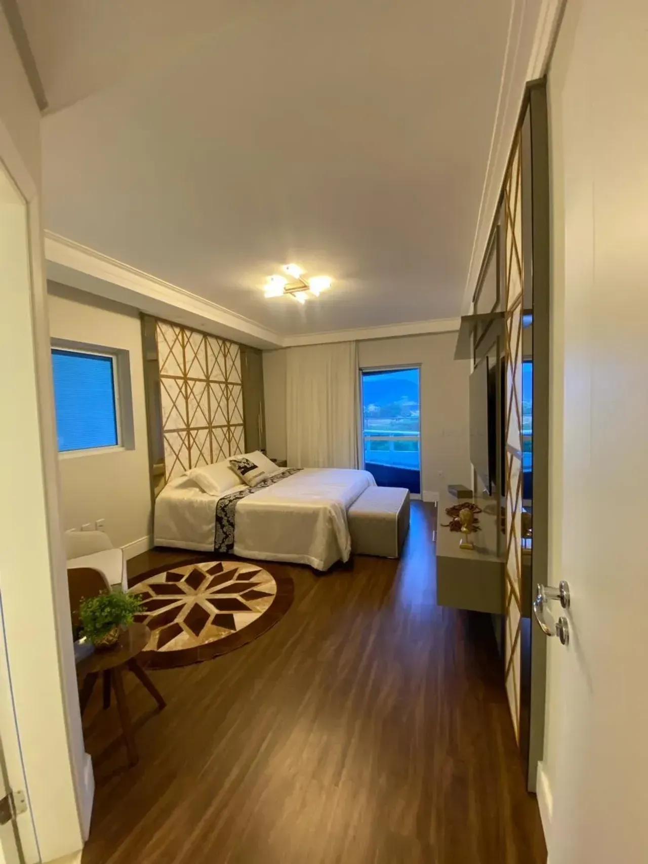 Apartamento Mobiliado Frente Mar com 3 suítes e 3 vagas na Barra Sul em Balneário Camboriú — foto 10