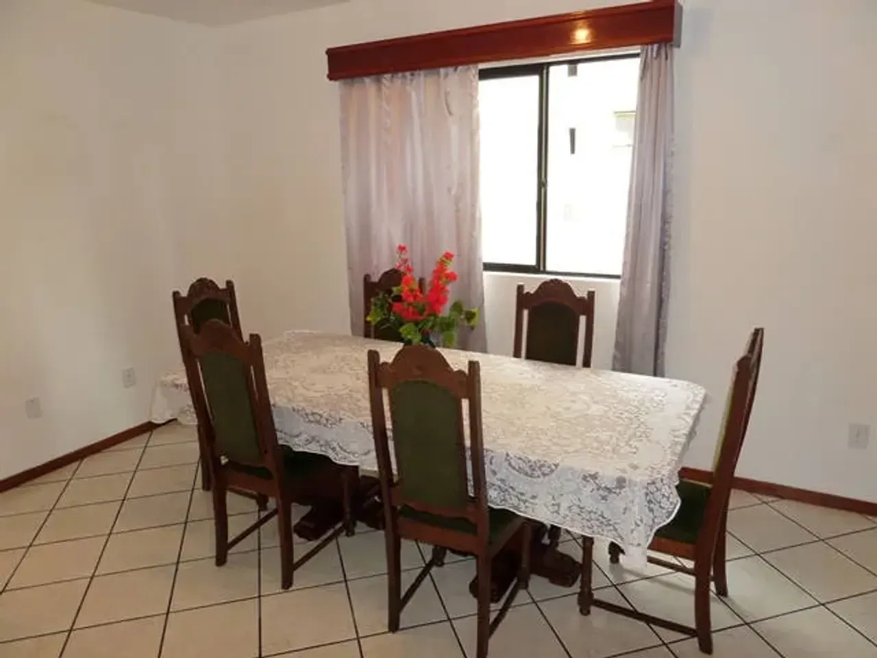Apartamento com 3 dormitórios sendo 1 suíte e 1 vaga de garagem no Centro de Balneário Camboriú — foto 9