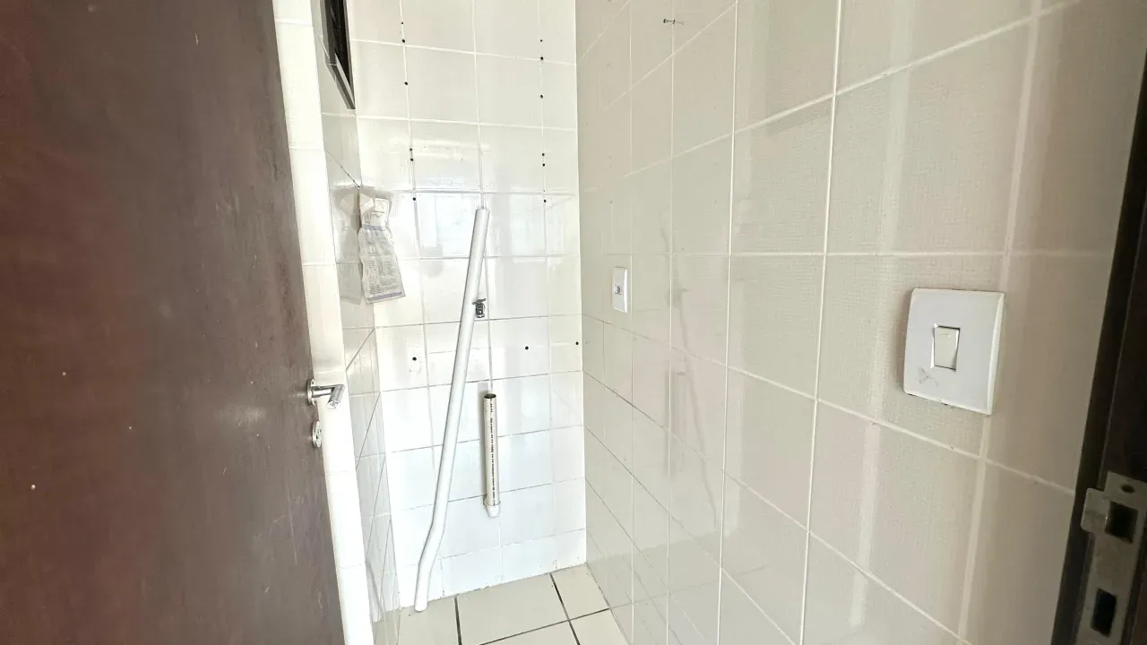 Apartamento com 2 dormitórios sendo 1 suíte e 1 vaga na Avenida Atlântica em Balneário Camboriú — foto 9