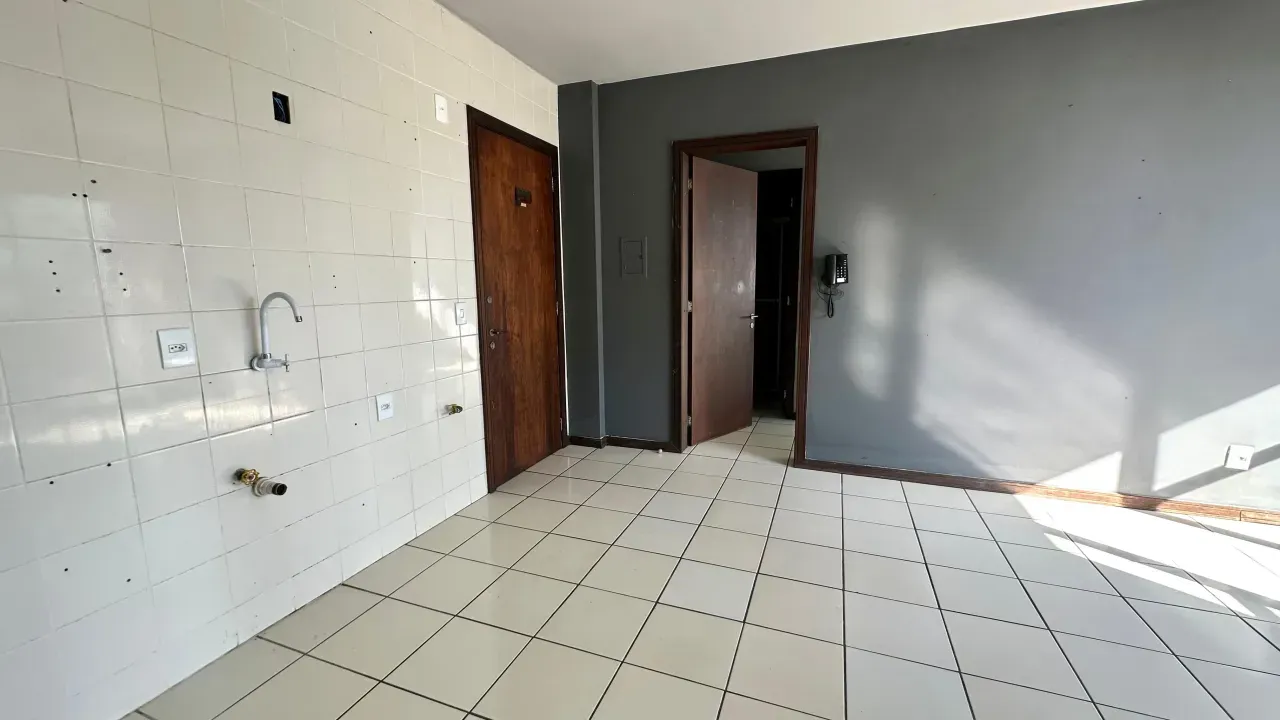 Apartamento com 2 dormitórios sendo 1 suíte e 1 vaga na Avenida Atlântica em Balneário Camboriú — foto 17