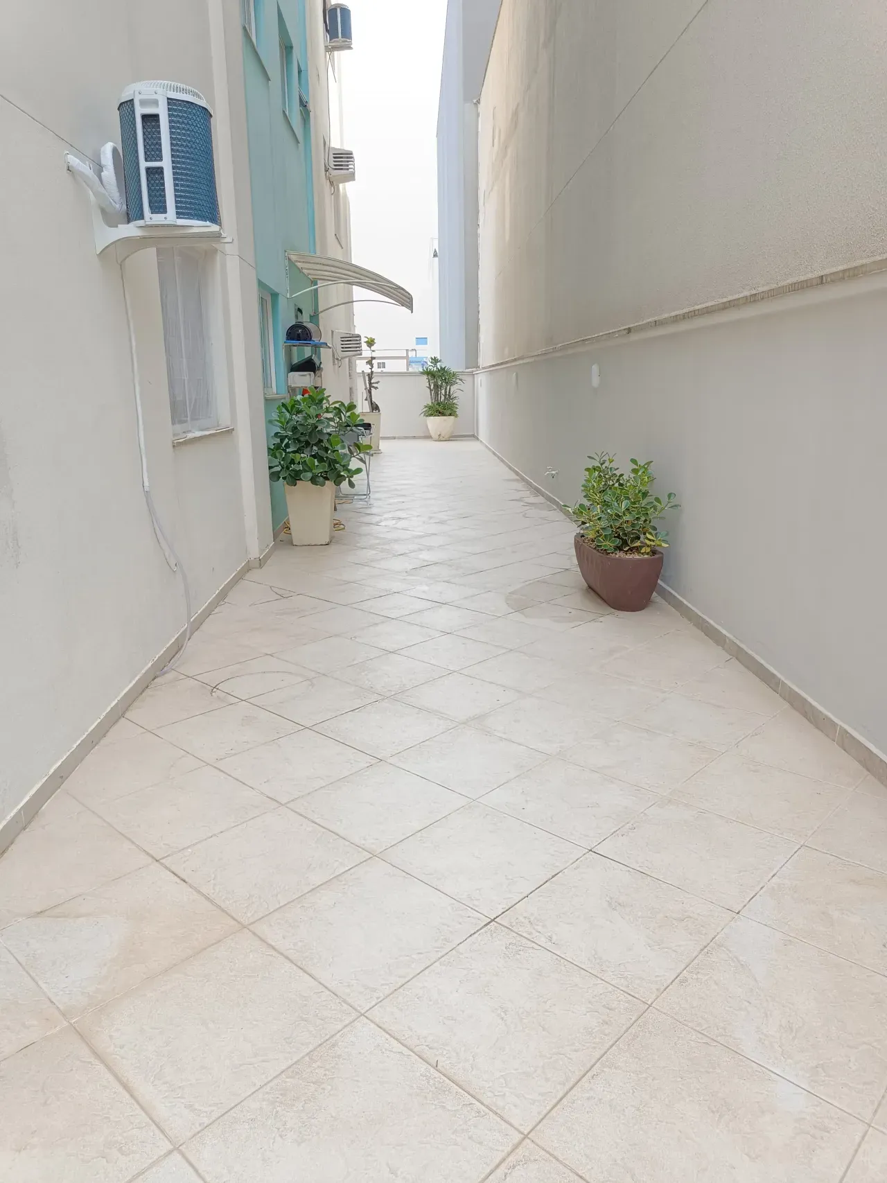 Apartamento com 3 dormitórios sendo 1 suíte e 1 vaga garagem no Centro de Balneário Camboriú — foto 14