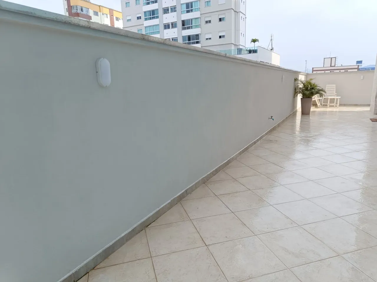 Apartamento com 3 dormitórios sendo 1 suíte e 1 vaga garagem no Centro de Balneário Camboriú — foto 15