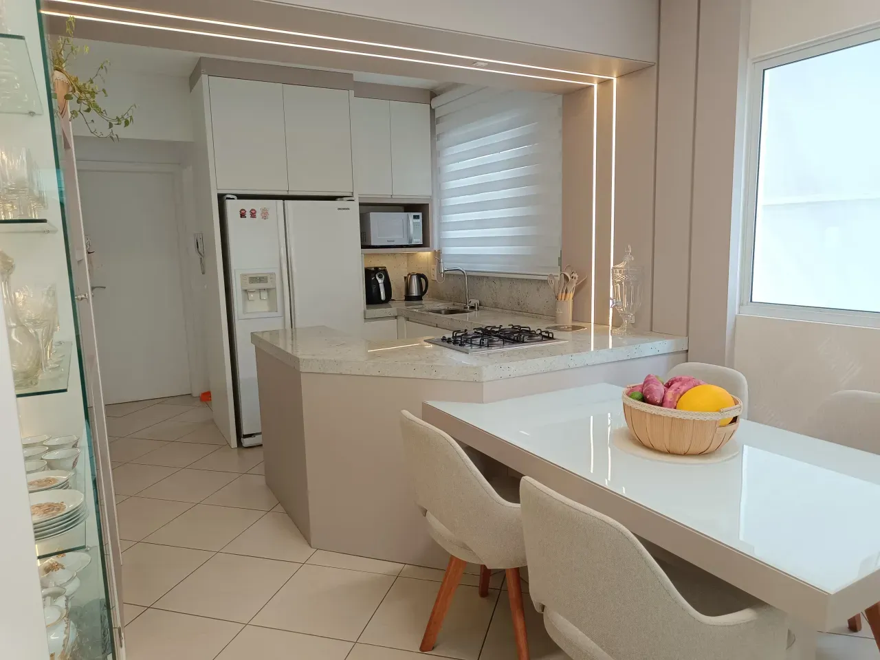 Apartamento com 3 dormitórios sendo 1 suíte e 1 vaga garagem no Centro de Balneário Camboriú — foto 5