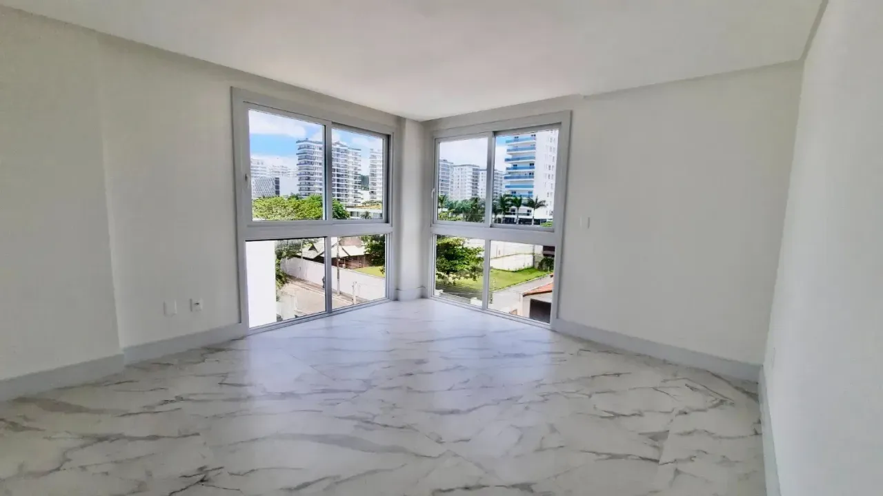 Apartamento com 3 dormitórios sendo 1 suíte e 2 vagas de garagem na Praia Brava em Itajaí — foto 3